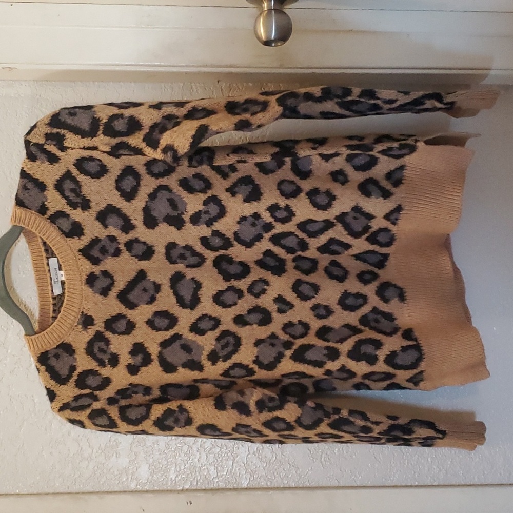 EUC 89th & Madison Animal Print Sweater Size M